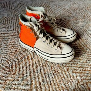 Men’s size 8
Converse collab FenG CHen WANG
Fairly good condition.